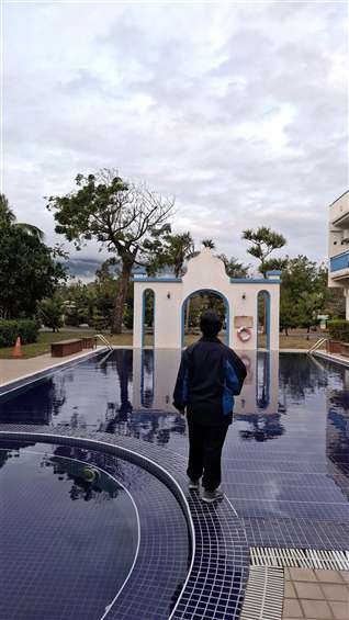 Click to go back